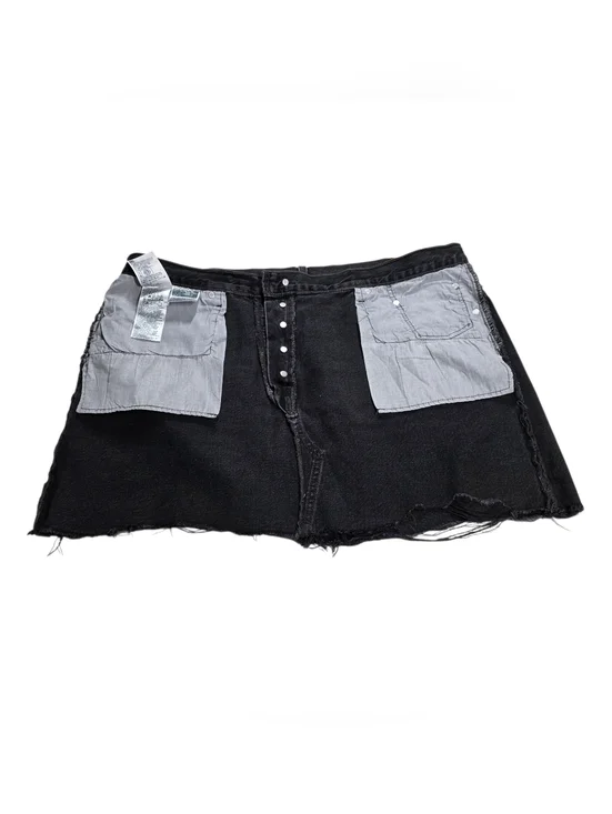 Levi's Washed Black Denim Miniskirt with Frayed Hem - Picture 11 of 16